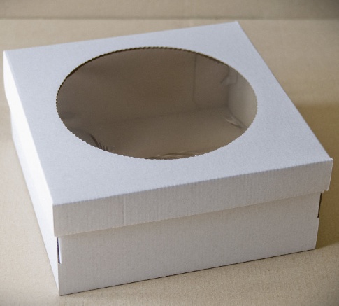 Коробка ЧИЗКЕЙК  25×25×10см (с окошком) гофрокартон